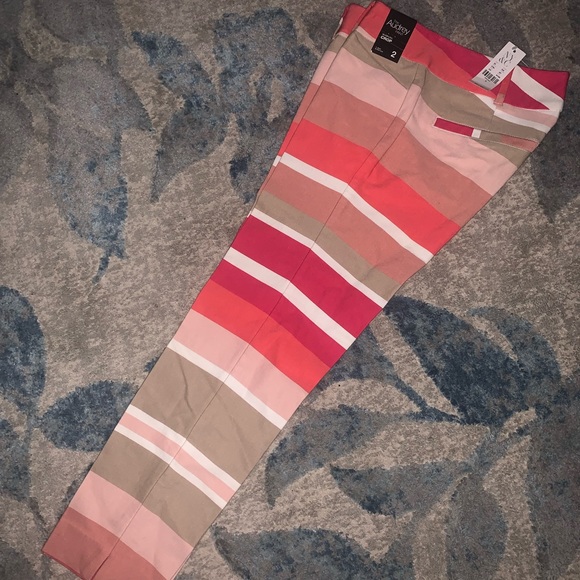 Audrey Slim Leg Crop Pants - Picture 4 of 4